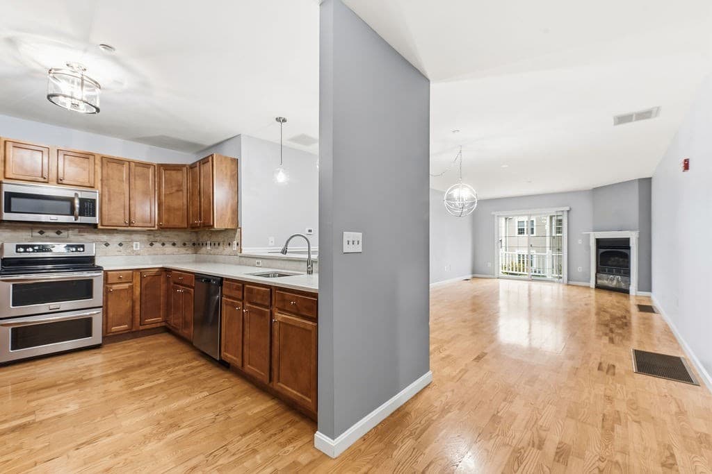 Condominium at 631 East St # A102, Mansfield MA 02048, Mansfield, photo 5 of 34