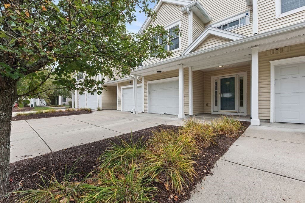 Condominium at 631 East St # A102, Mansfield MA 02048, Mansfield, photo 30 of 34