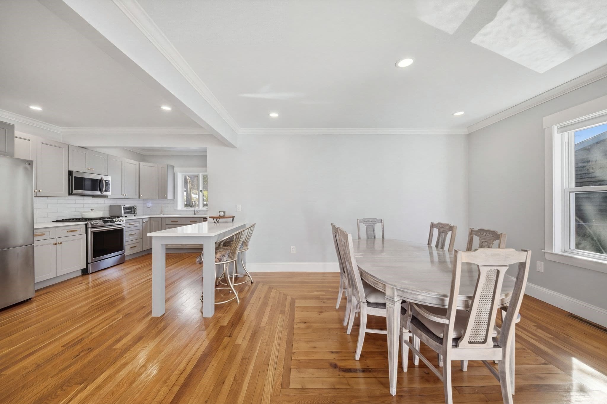 Single Family Residence at 22 Houston Pl, Lynn MA 01905, Lynn, photo 8 of 37