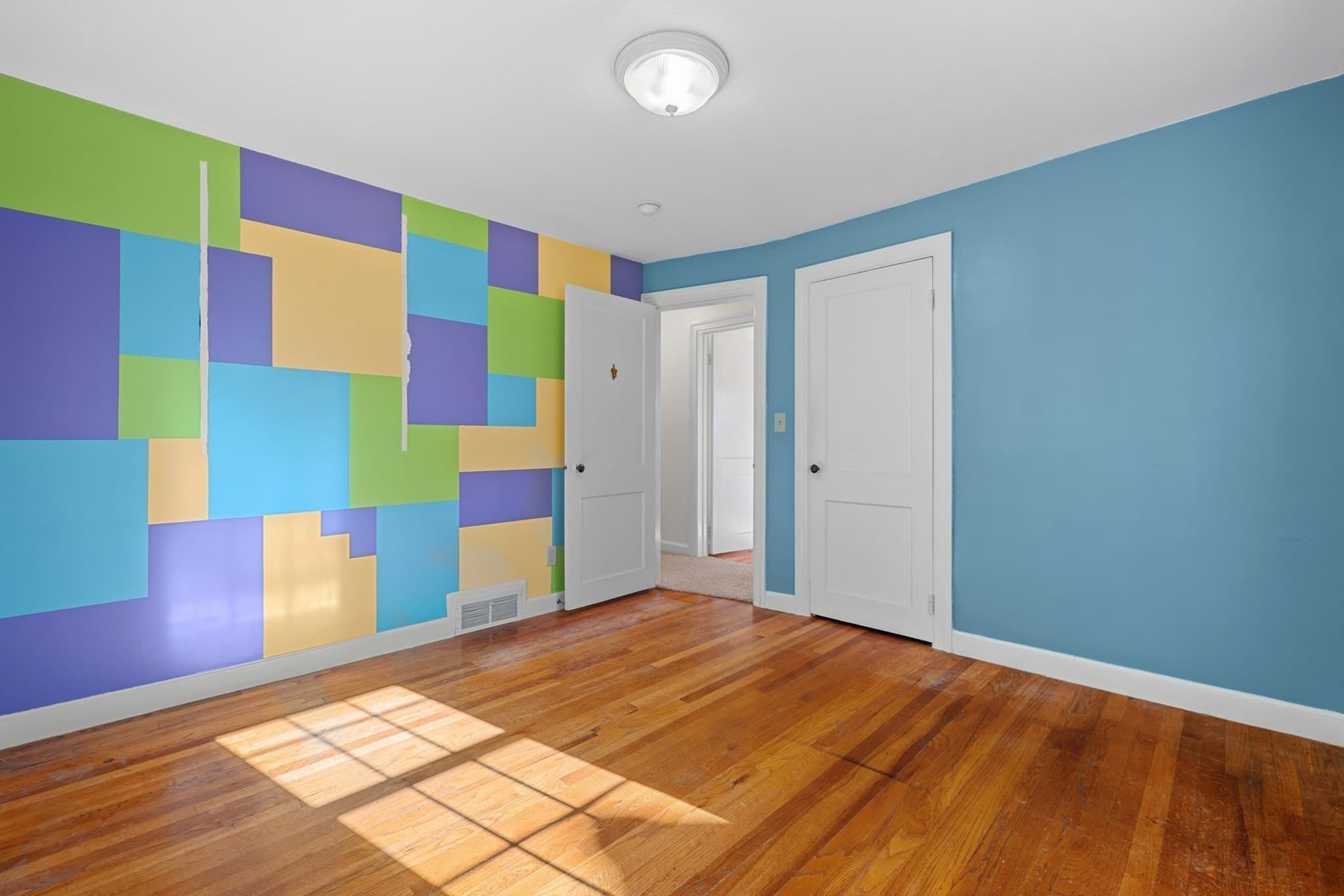 Single Family Residence at 5 Winston Rd, Worcester MA 01606, Worcester, photo 13 of 36