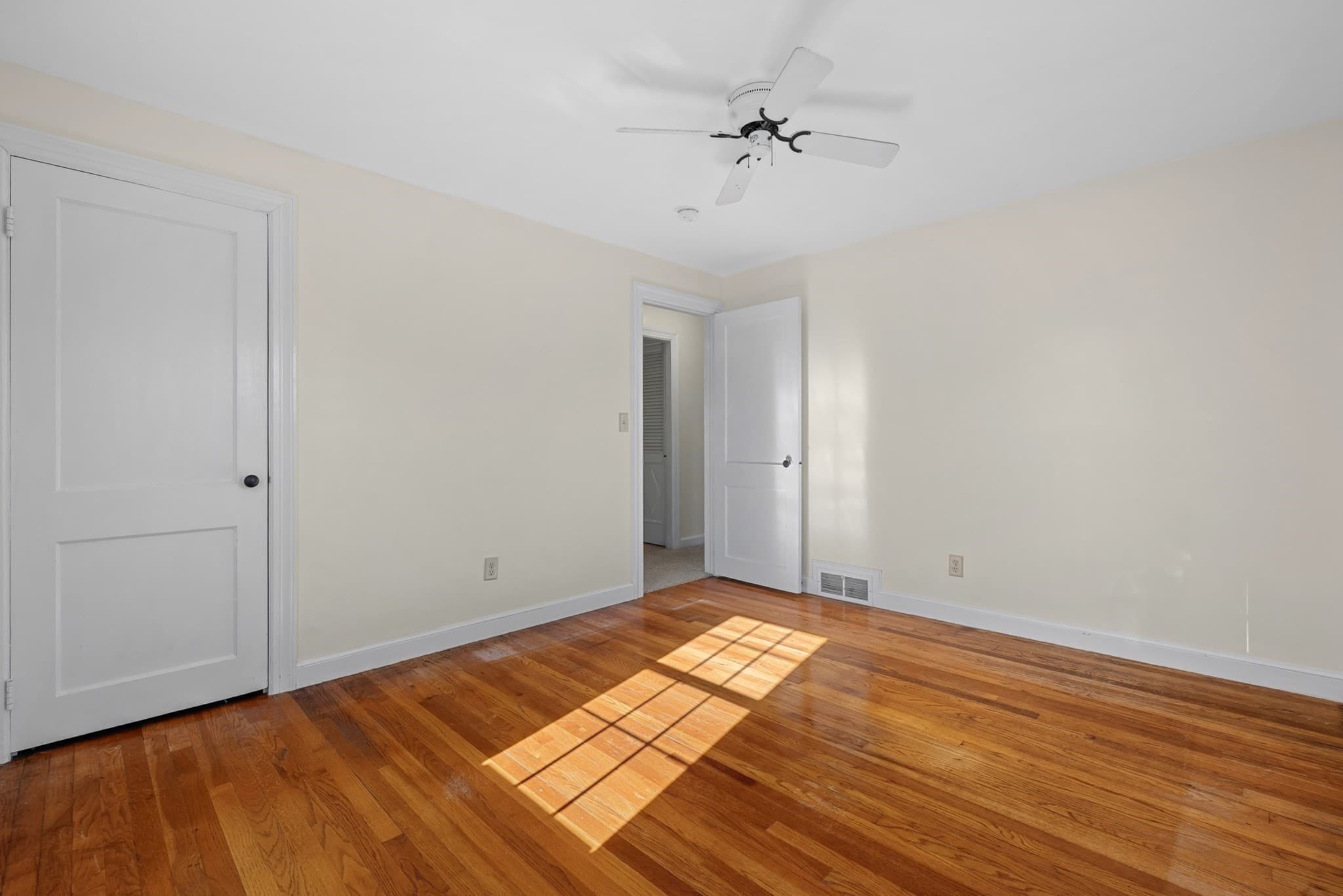 Single Family Residence at 5 Winston Rd, Worcester MA 01606, Worcester, photo 12 of 36