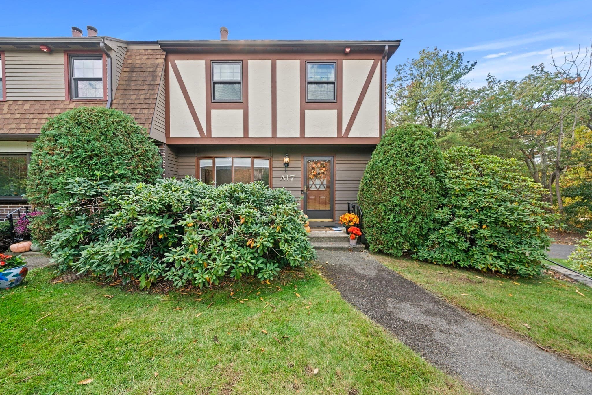 Condominium at 17 Scotty Hollow Dr # A, Chelmsford MA 01863, photo 2 of 42