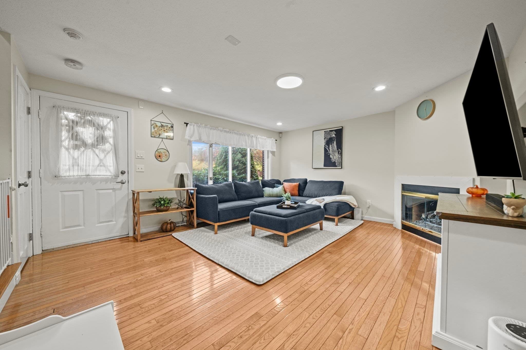 Condominium at 17 Scotty Hollow Dr # A, Chelmsford MA 01863, photo 6 of 42