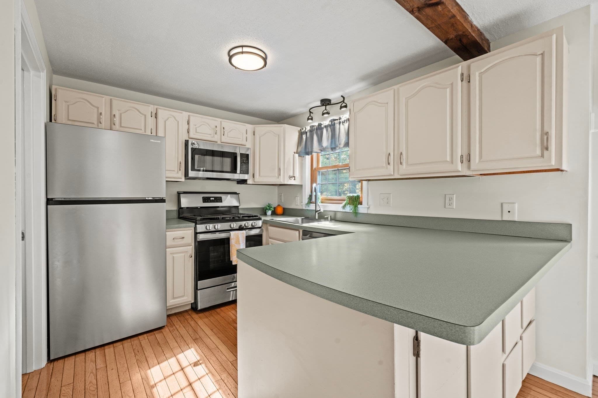 Condominium at 17 Scotty Hollow Dr # A, Chelmsford MA 01863, photo 12 of 42