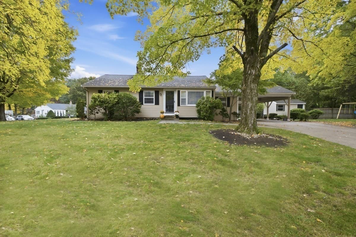 Single Family Residence at 15 Raymond Avenue, Walpole MA 02081, photo 6 of 36