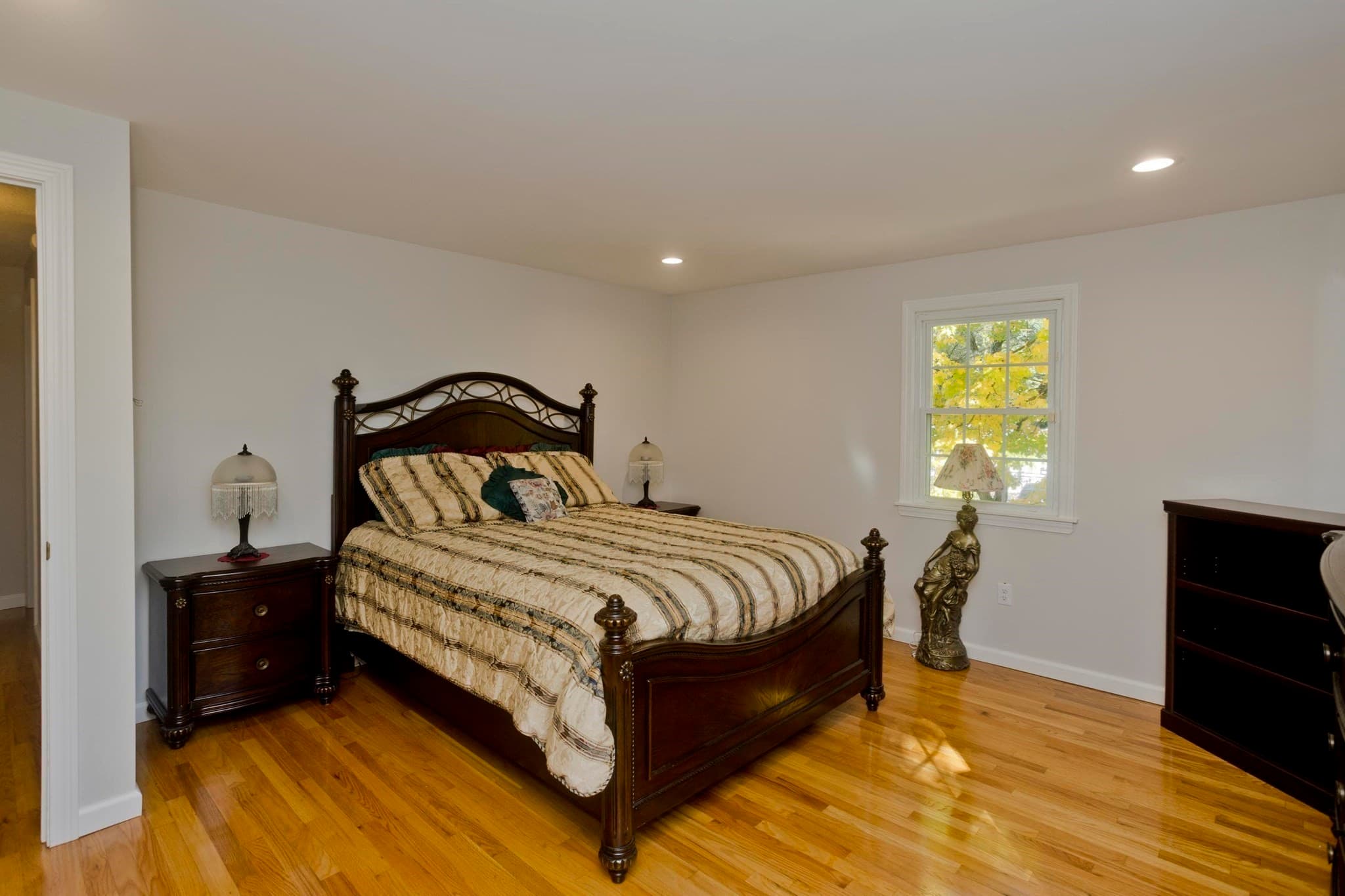 Single Family Residence at 214 Wimbleton Dr, Longmeadow MA 01106, photo 17 of 39