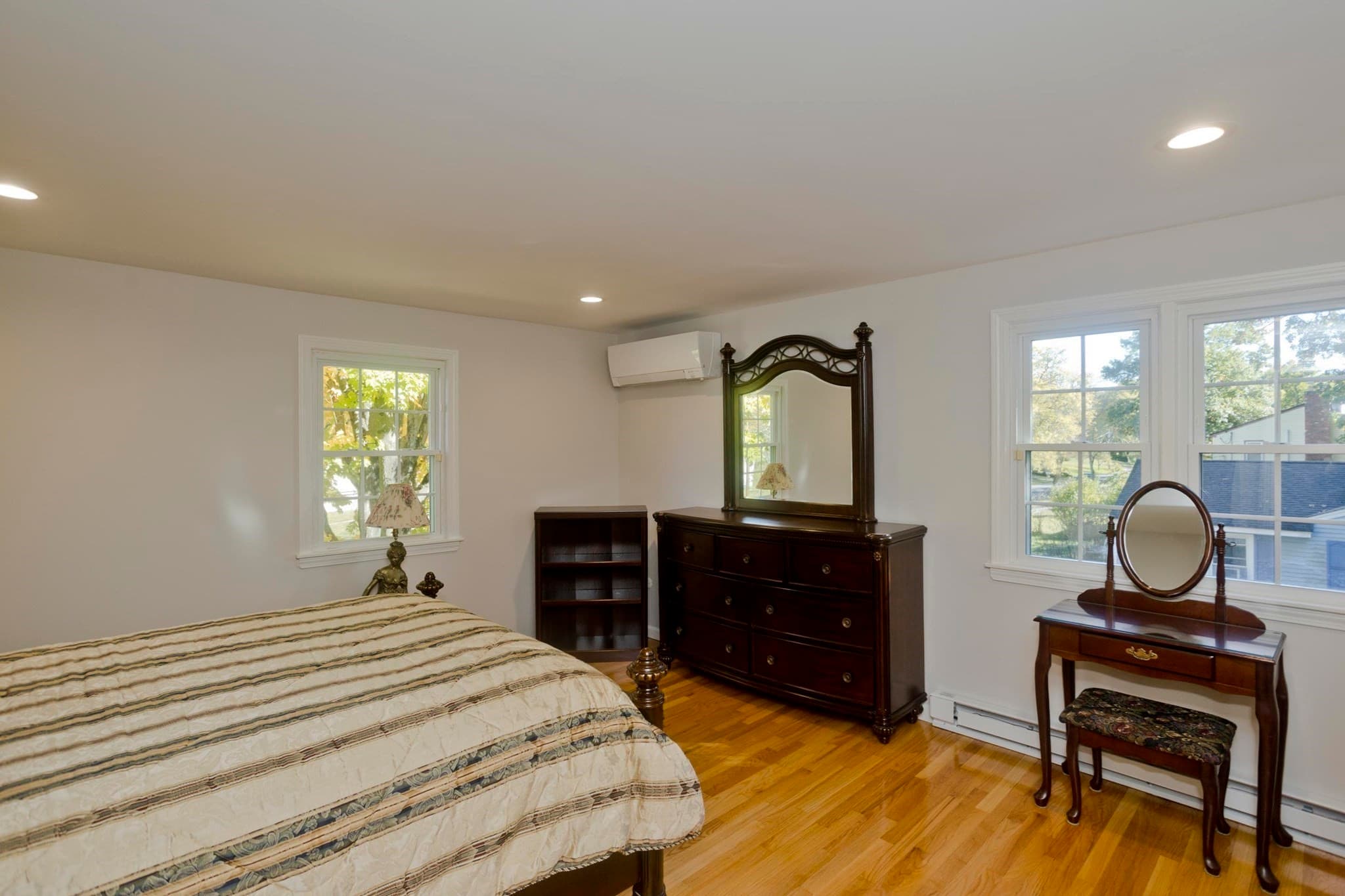 Single Family Residence at 214 Wimbleton Dr, Longmeadow MA 01106, photo 16 of 39