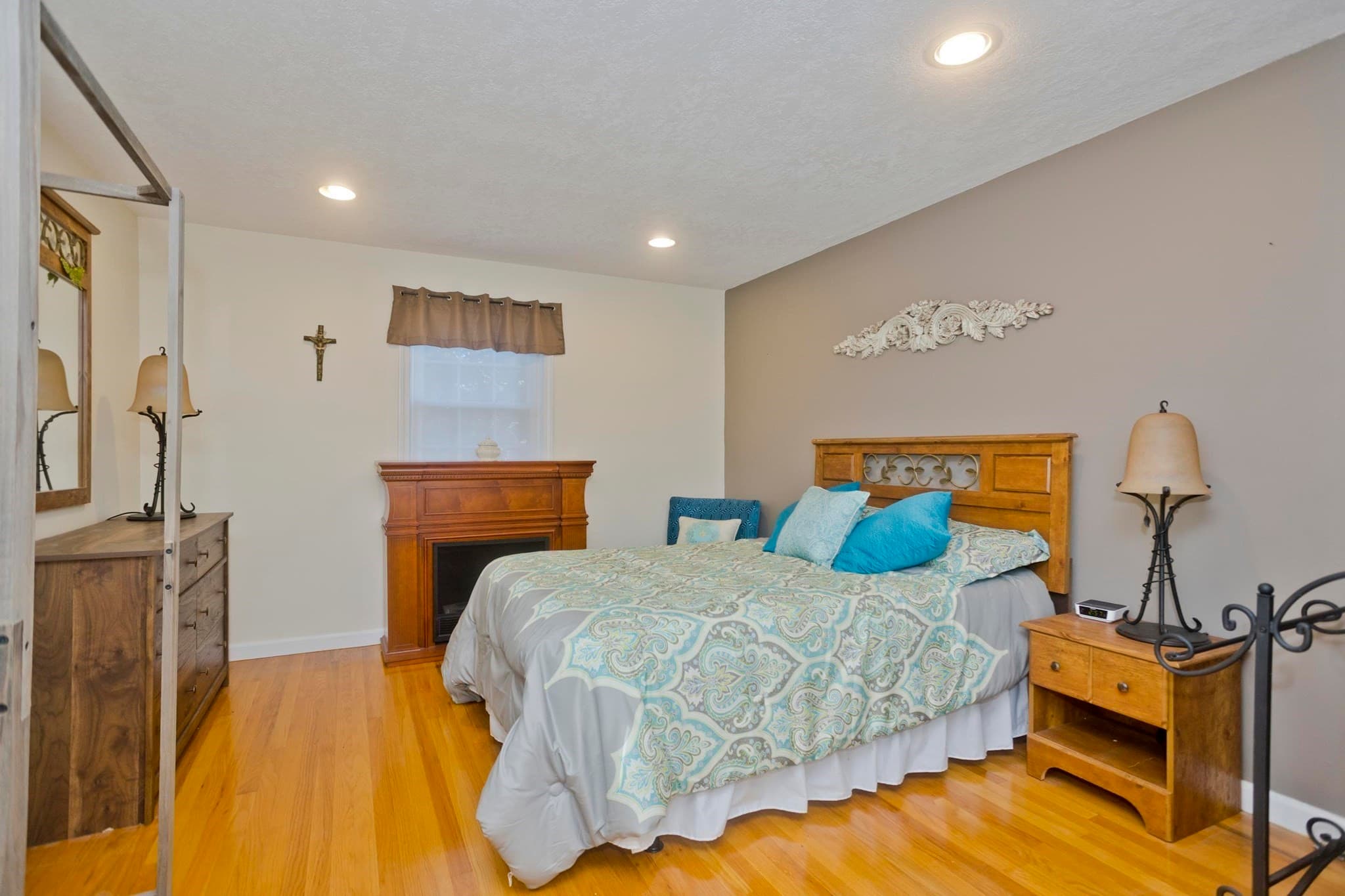Single Family Residence at 214 Wimbleton Dr, Longmeadow MA 01106, photo 22 of 39