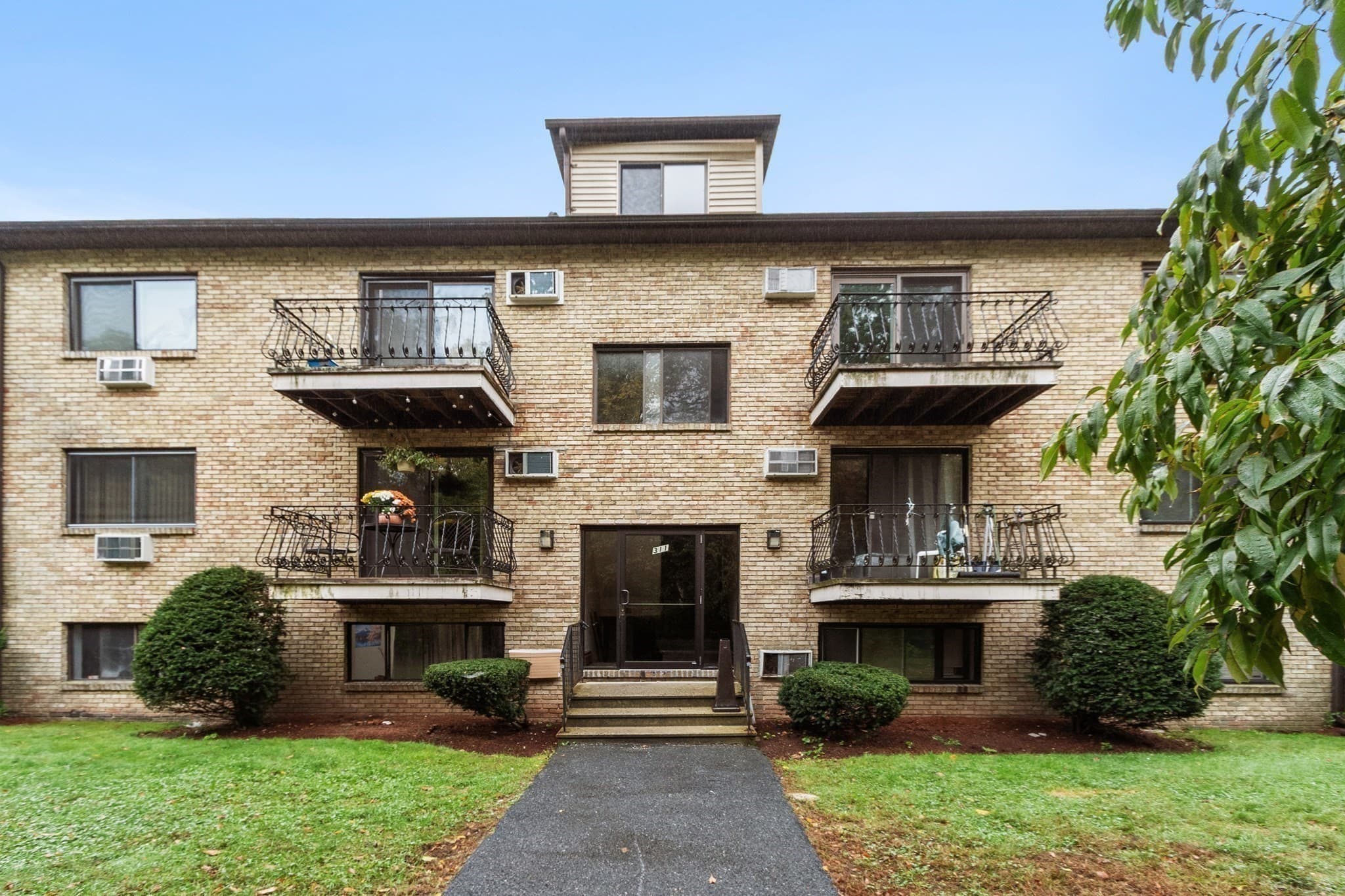 Condominium at 311 Pawtucket Blvd # 29, Lowell MA 01854, Lowell, photo 32 of 33