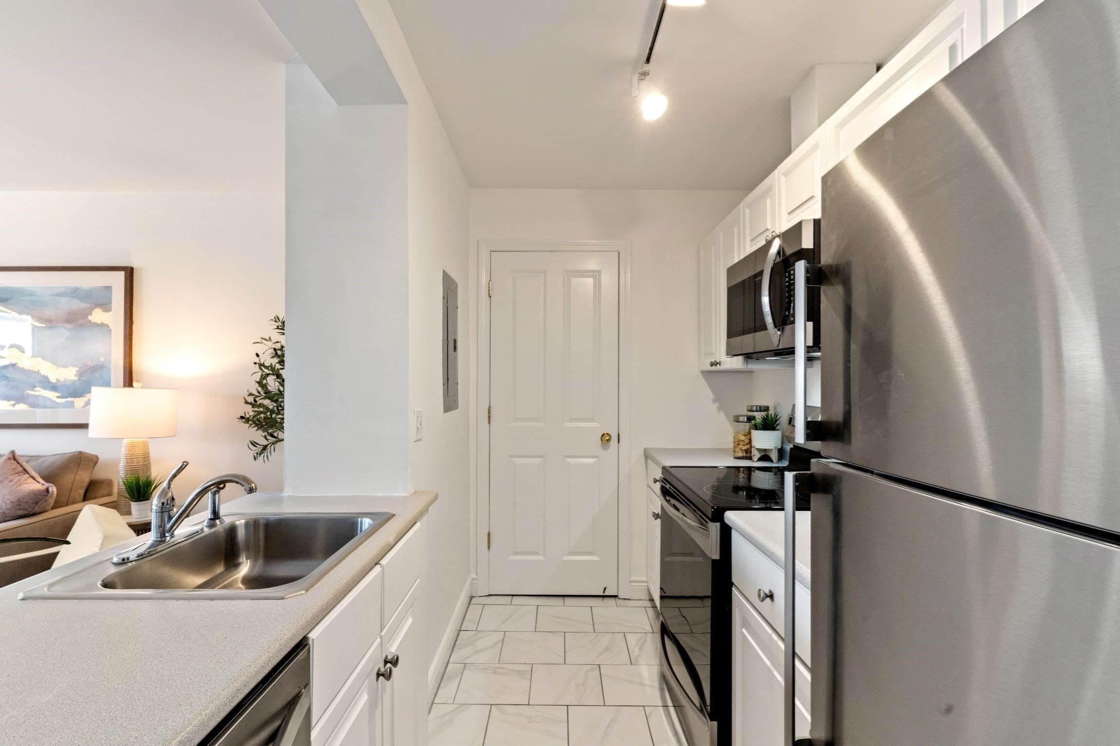 Condominium at 4 Charlesgate E # 708, Boston MA 02215, Boston, photo 8 of 31