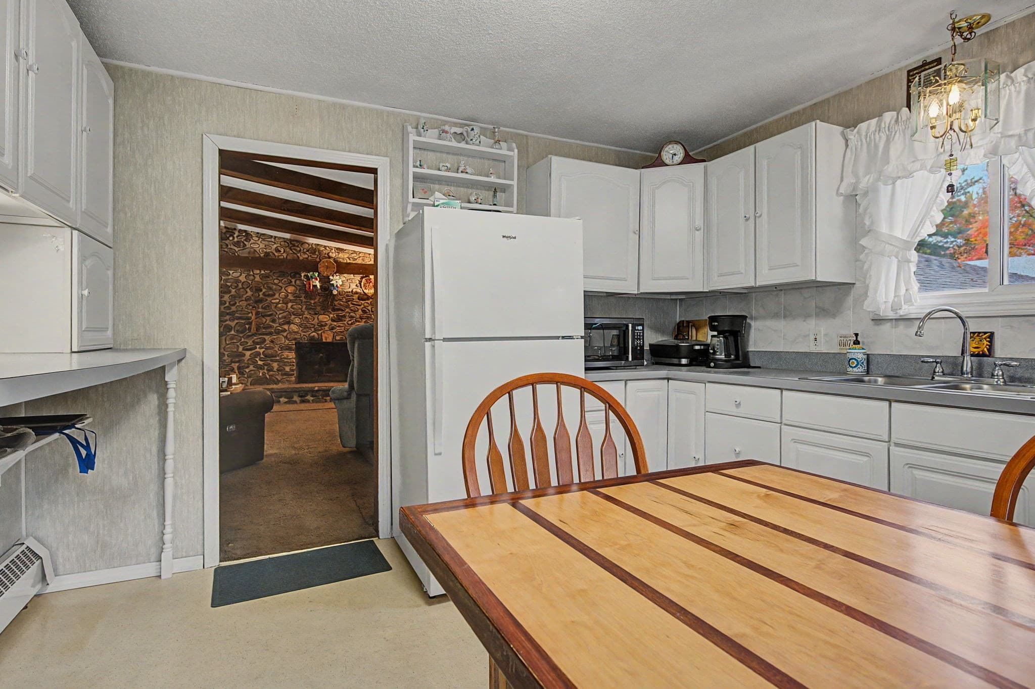 Single Family Residence at 2 Karen Ln, Southampton MA 01073, photo 7 of 32