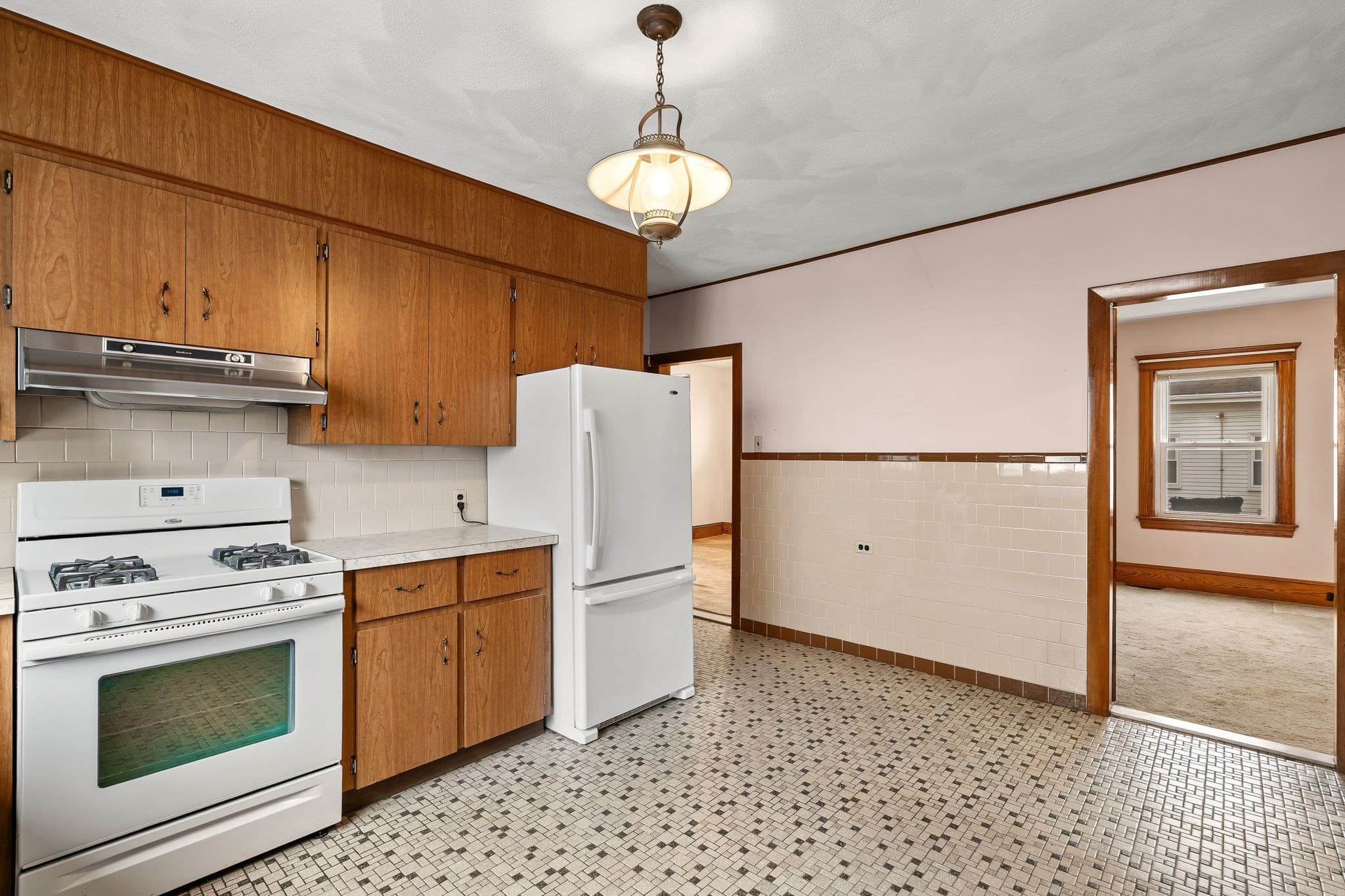 2 Family - 2 Units Up/Down at 31-33 Pearl Street, Quincy MA 02169, photo 10 of 40