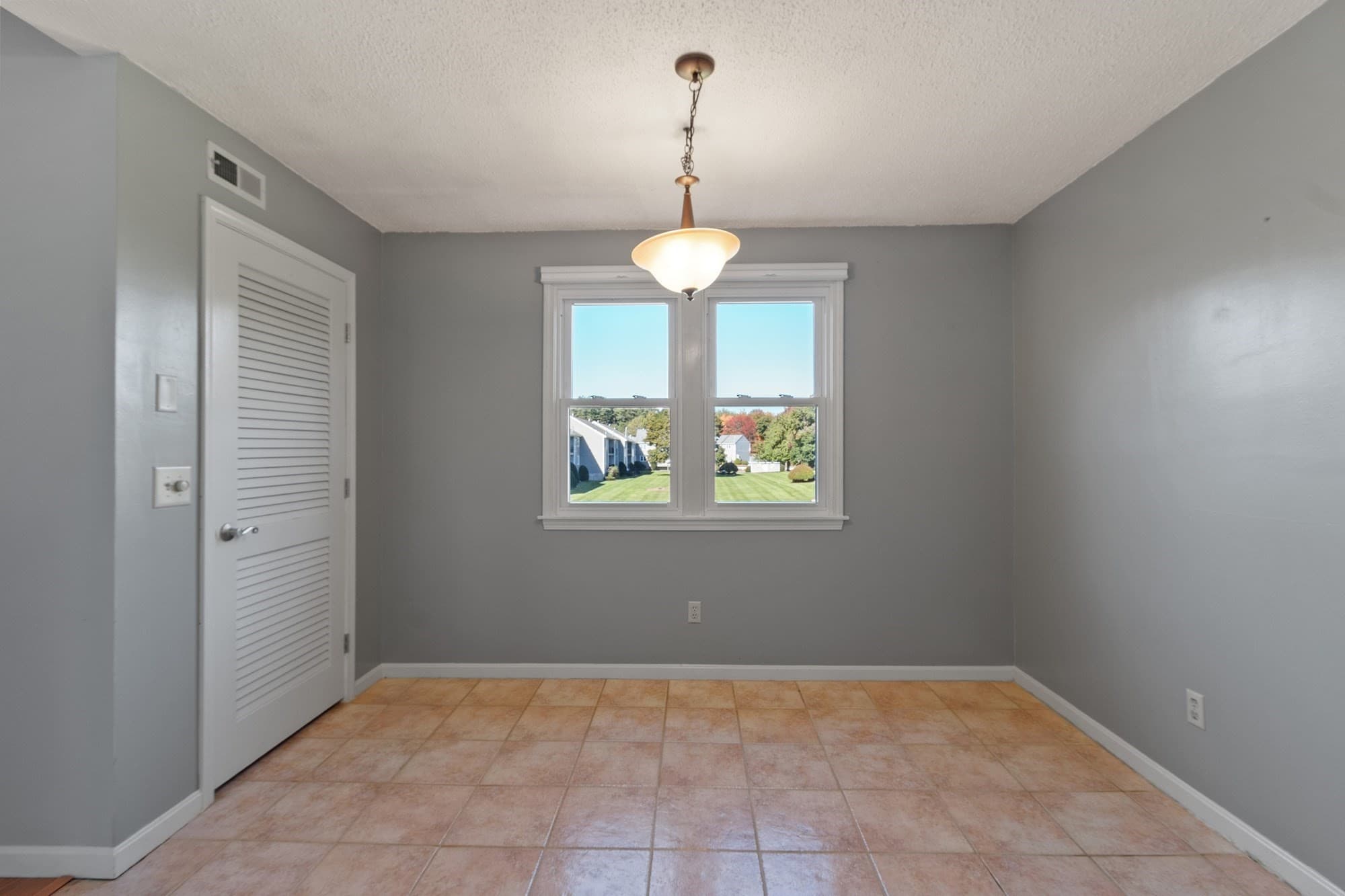 Condominium at 74 Tennis Plaza Rd # 40, Dracut MA 01826, Dracut, photo 7 of 27