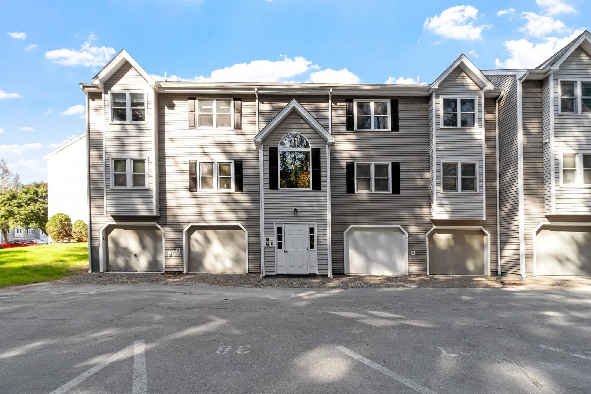 74 Tennis Plaza Rd # 40, Dracut MA 01826