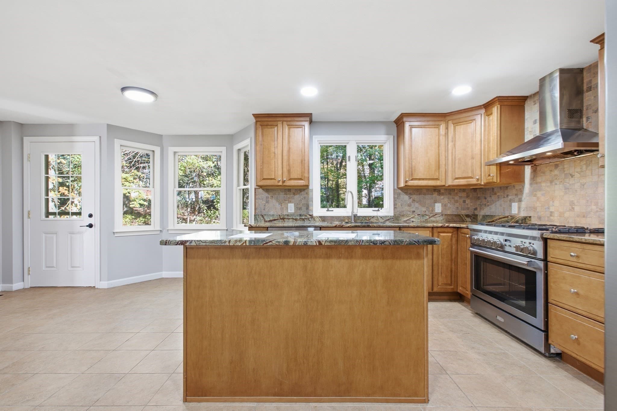 Single Family Residence at 255 Haymeadow Rd, North Andover MA 01845, North Andover, photo 16 of 42