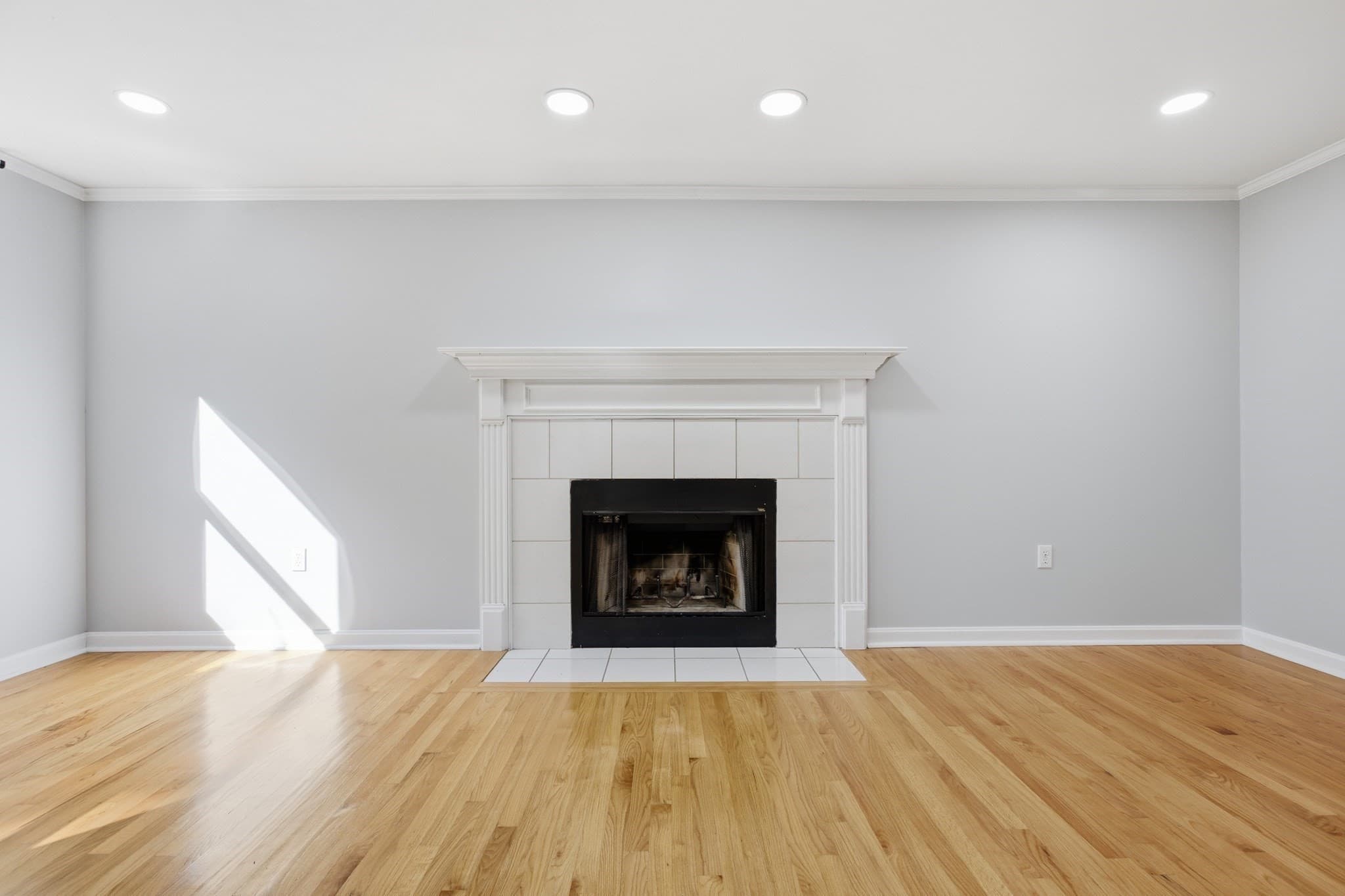 Single Family Residence at 255 Haymeadow Rd, North Andover MA 01845, North Andover, photo 7 of 42