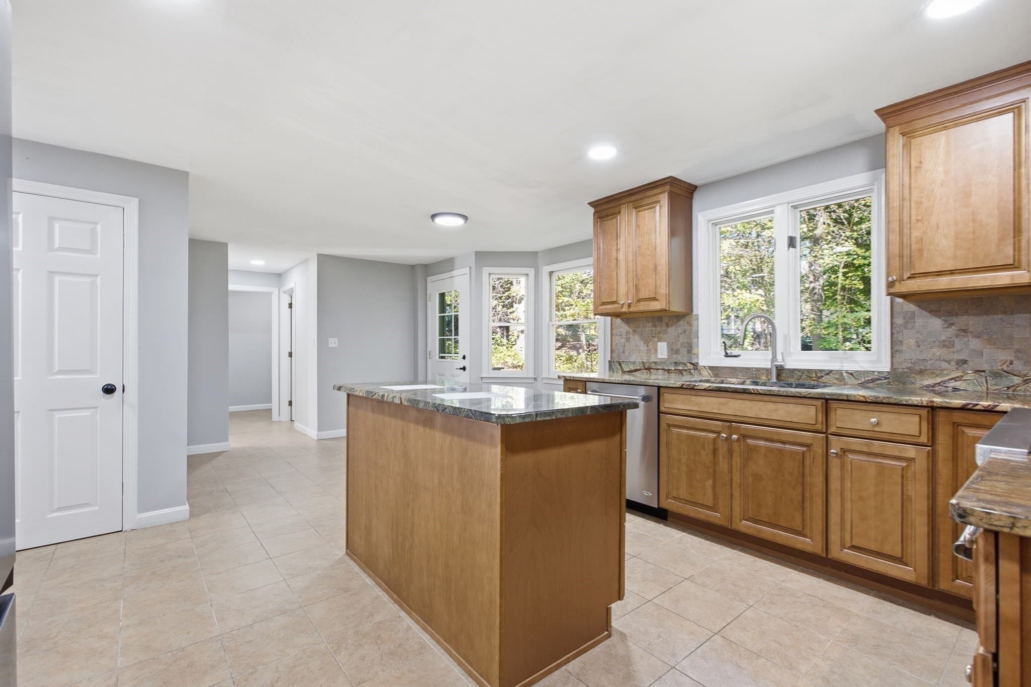 Single Family Residence at 255 Haymeadow Rd, North Andover MA 01845, North Andover, photo 15 of 42