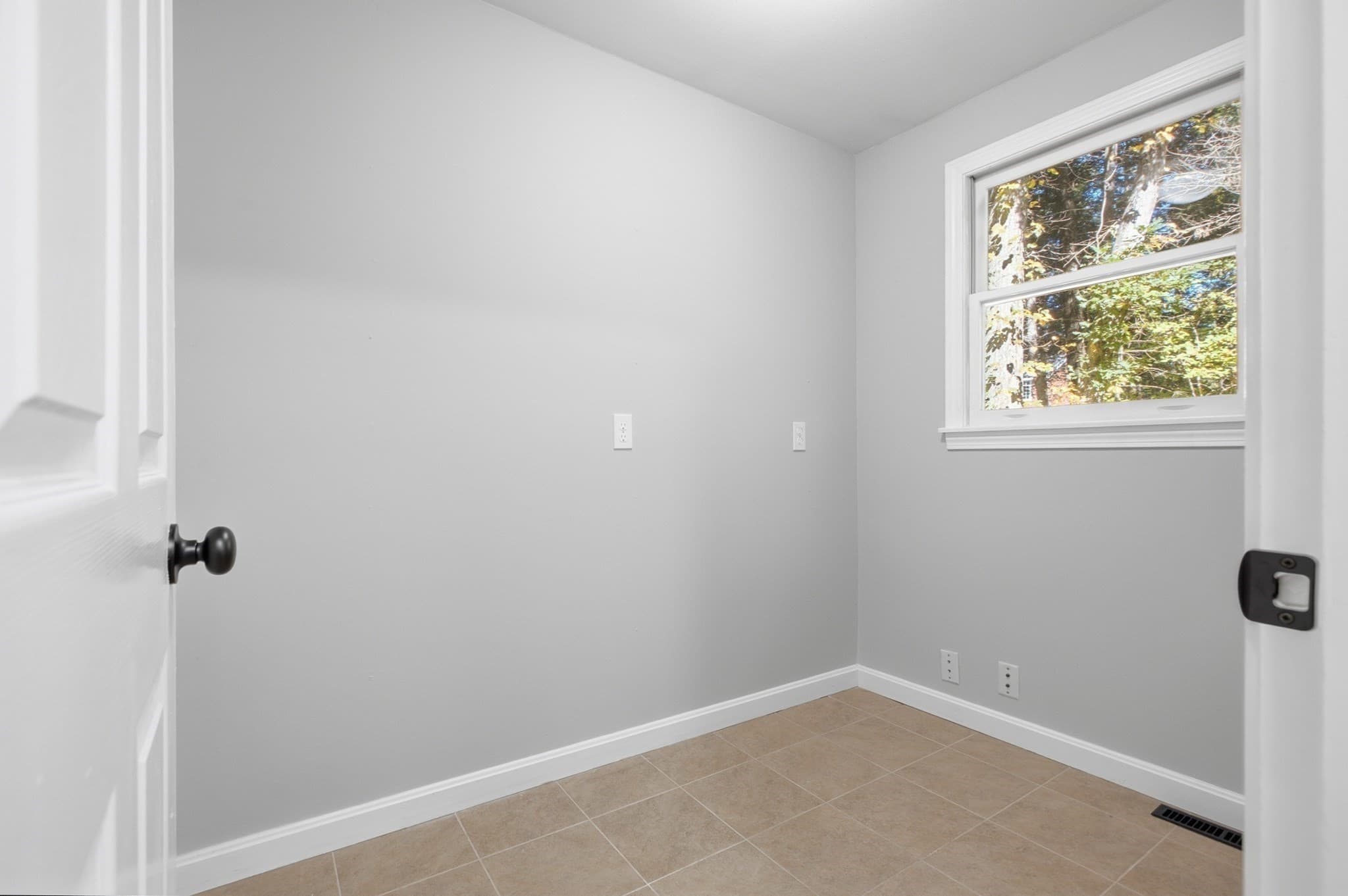 Single Family Residence at 255 Haymeadow Rd, North Andover MA 01845, North Andover, photo 31 of 42