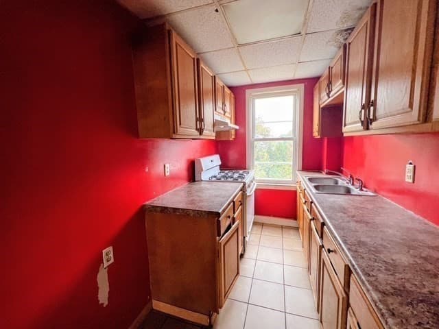 3 Family at 692 Penn St, Fall River MA 02724, Fall River, photo 8 of 17