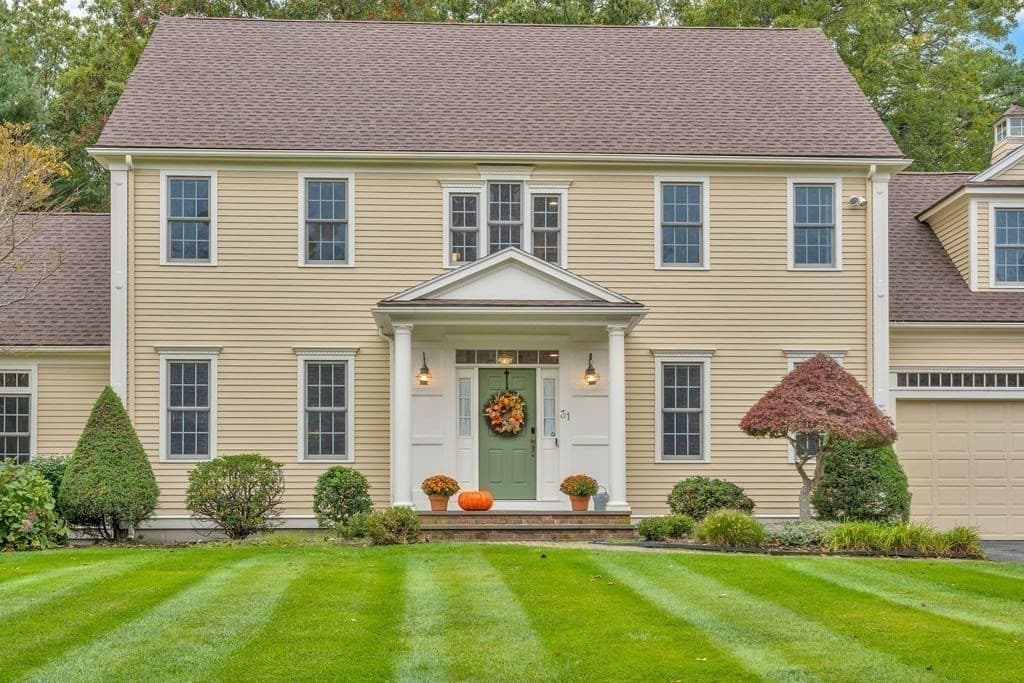 Single Family Residence at 31 Forest St, Hanover MA 02339, photo 4 of 37