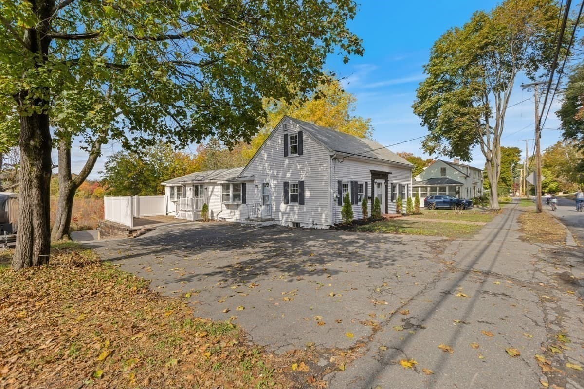 Single Family Residence at 39 Forest St, Danvers MA 01923, Danvers, photo 4 of 37