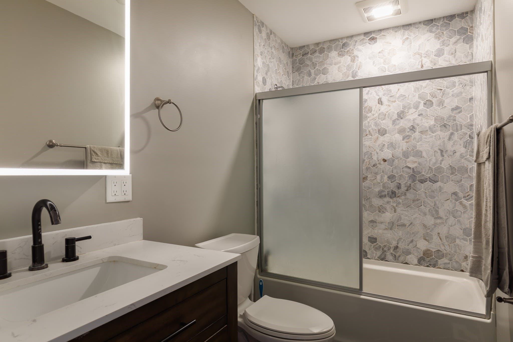 Condominium at 51 Ocean Ave # 51, Lynn MA 01902, Lynn, photo 12 of 23