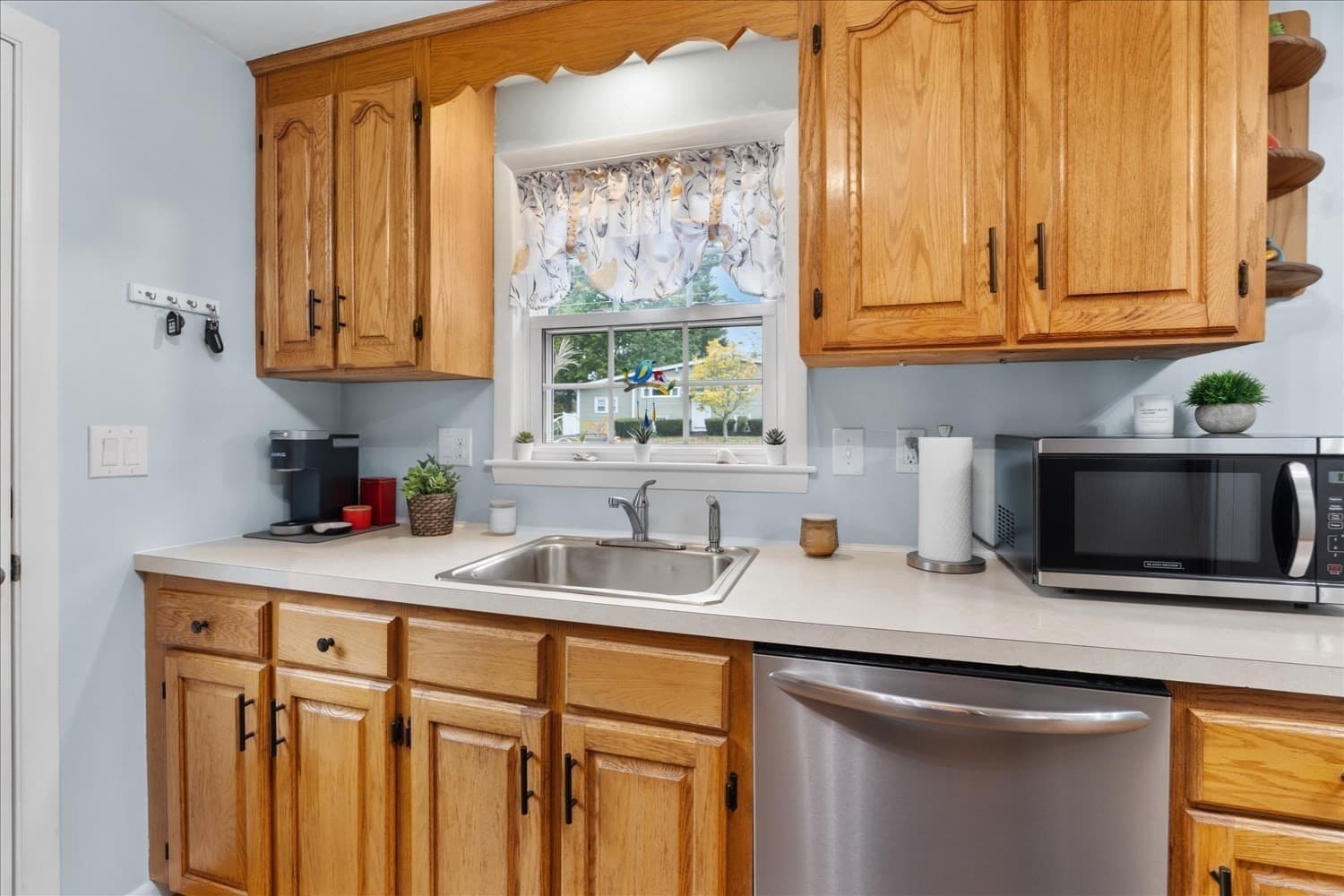 Single Family Residence at 15 Parliament Dr, Franklin MA 02038, Franklin, photo 13 of 41