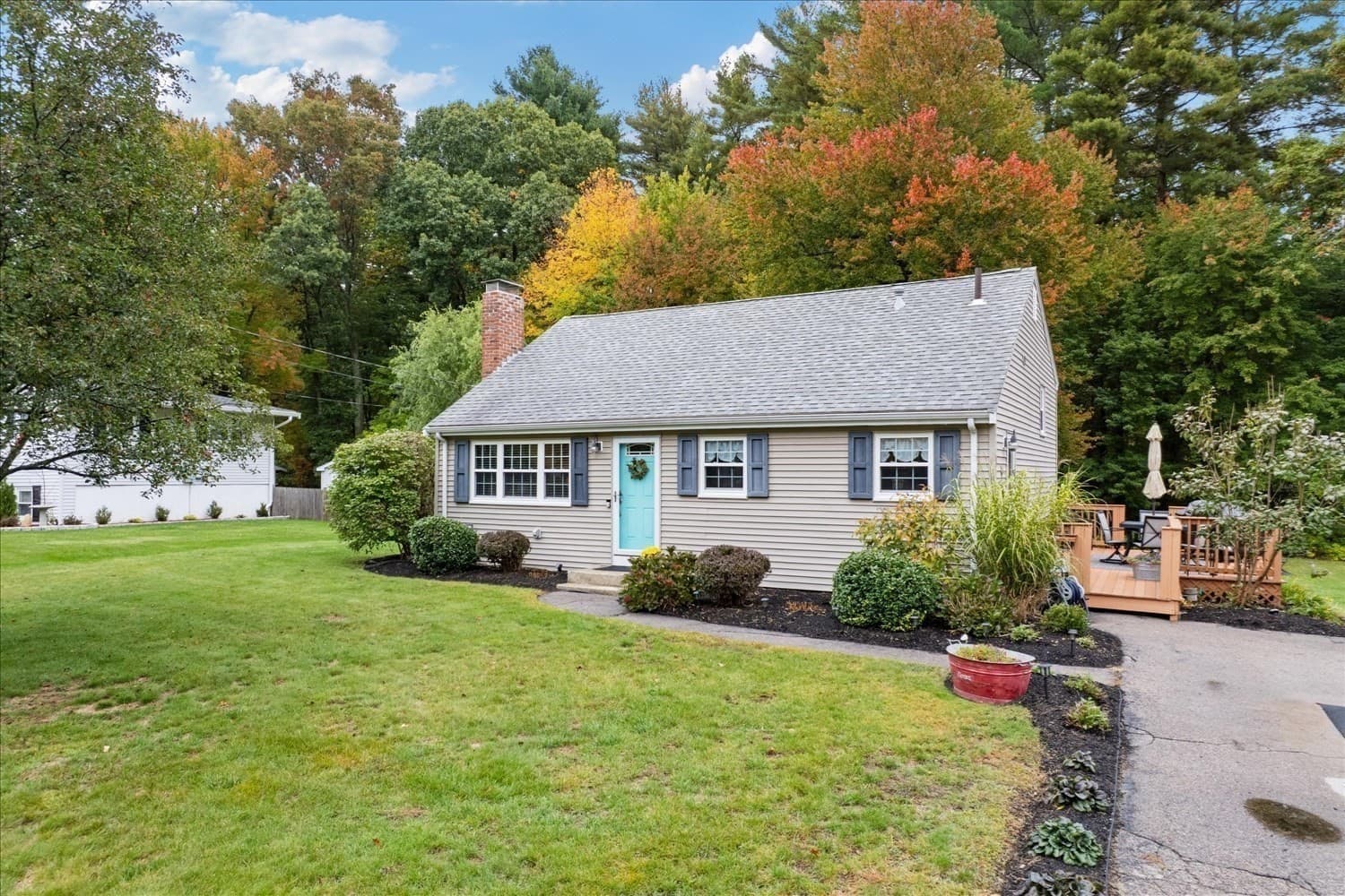 Single Family Residence at 15 Parliament Dr, Franklin MA 02038, Franklin, photo 3 of 41