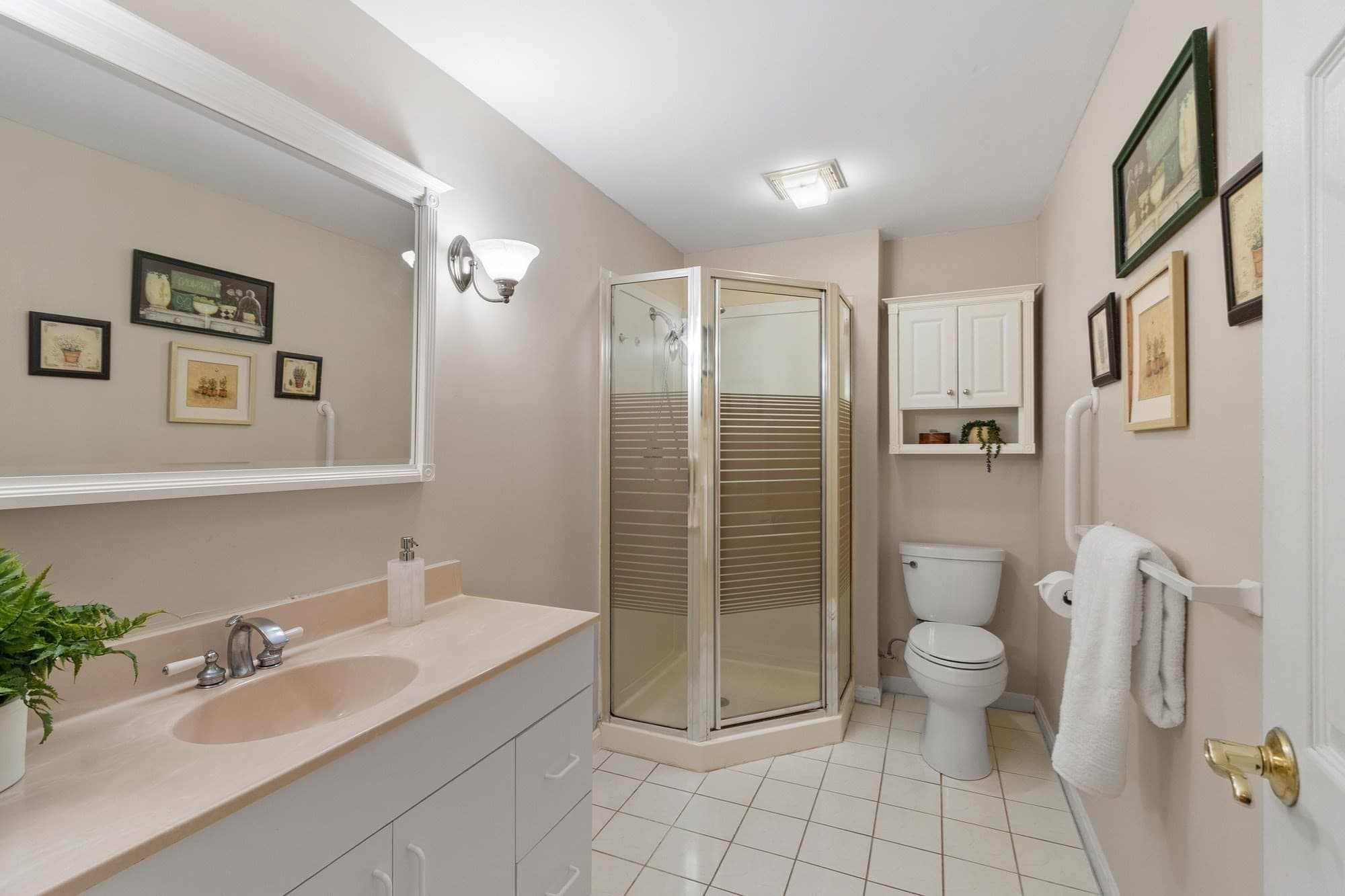 Condominium at 4302 Deerfield Circle # 4302, Peabody MA 01960, photo 13 of 34