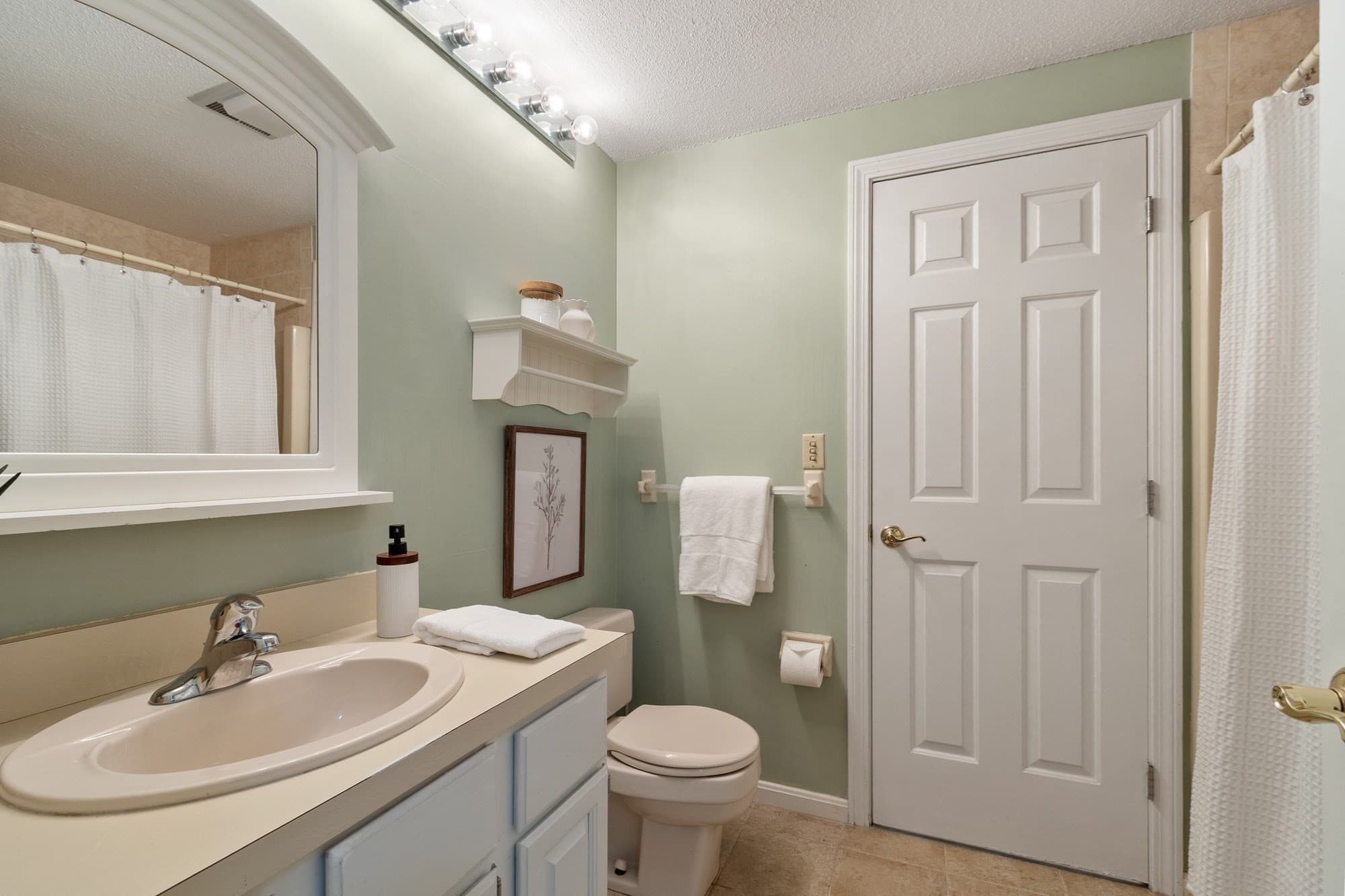 Condominium at 4302 Deerfield Circle # 4302, Peabody MA 01960, photo 22 of 34