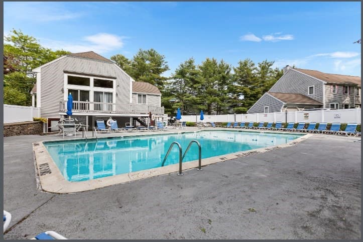 Condominium at 4302 Deerfield Circle # 4302, Peabody MA 01960, photo 32 of 34