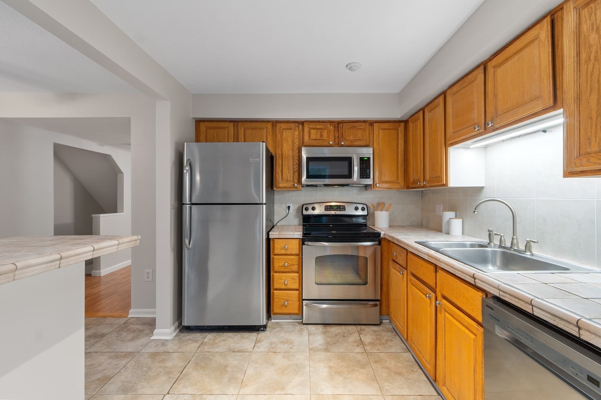 Condominium at 4302 Deerfield Circle # 4302, Peabody MA 01960, photo 9 of 34