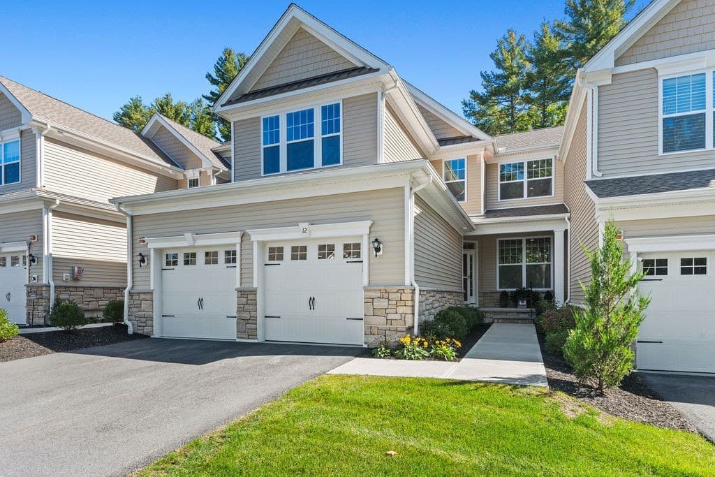 12 Plimpton Farm Rd # 12, Millis MA 02054