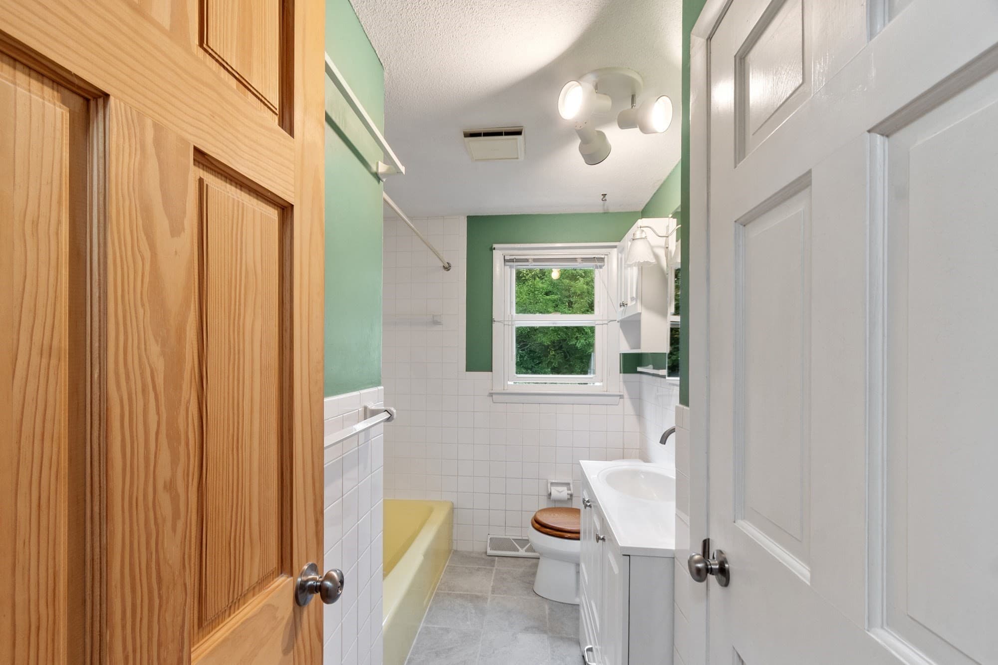 Single Family Residence at 22 Doral Dr, Chelmsford MA 01863, Chelmsford, photo 23 of 39