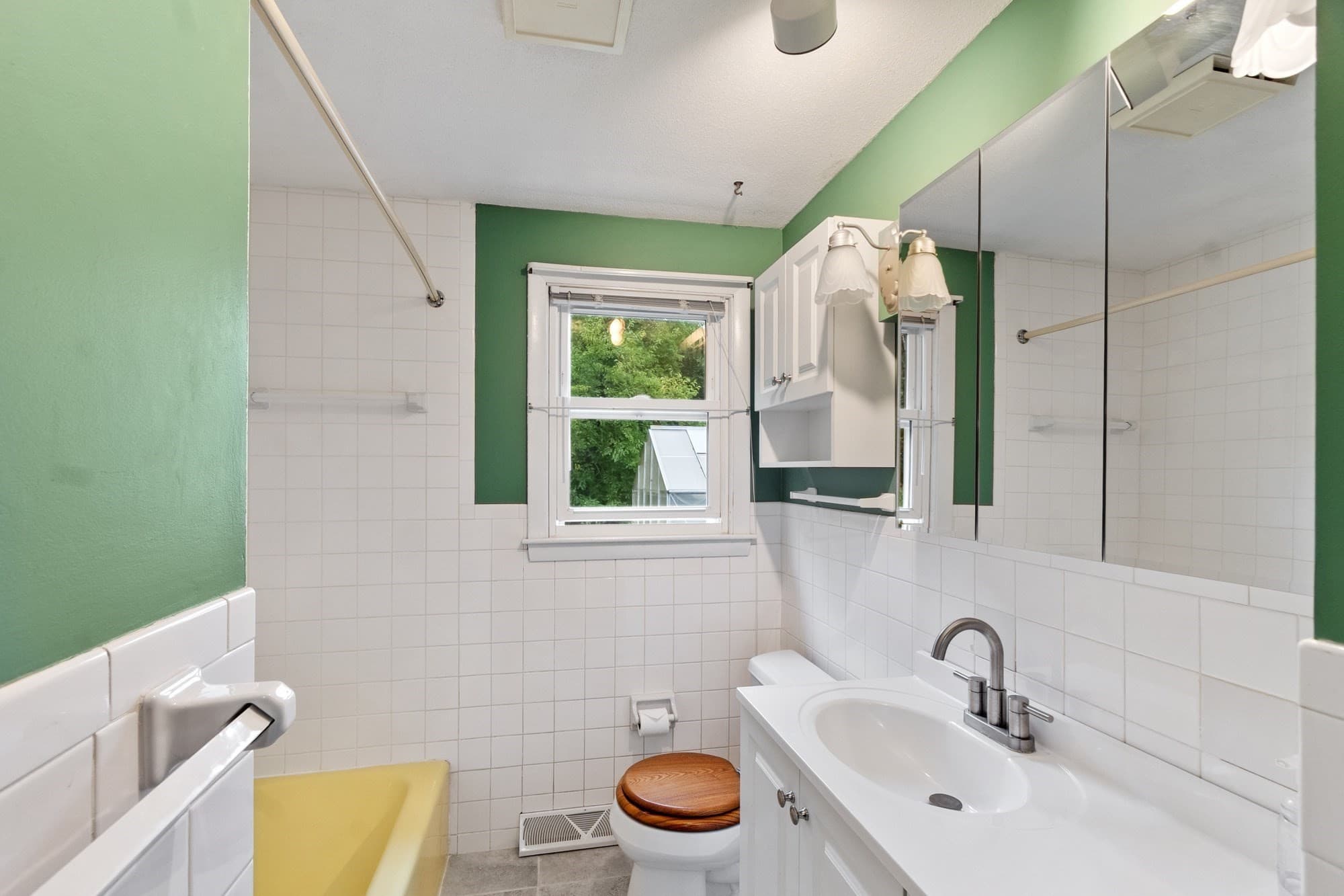 Single Family Residence at 22 Doral Dr, Chelmsford MA 01863, Chelmsford, photo 24 of 39