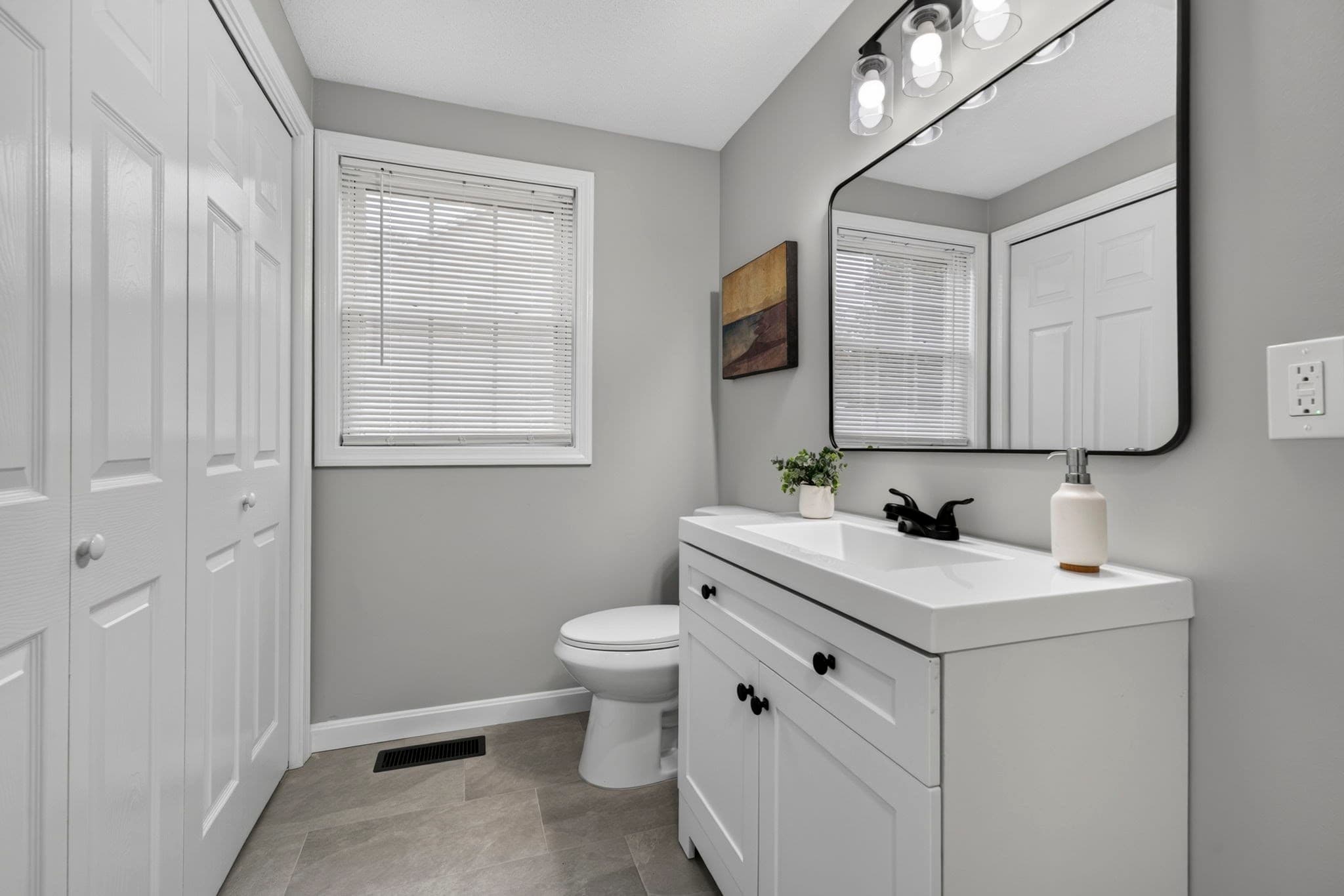 Single Family Residence at 16 Horseshoe Ln, Clinton MA 01510, photo 16 of 39