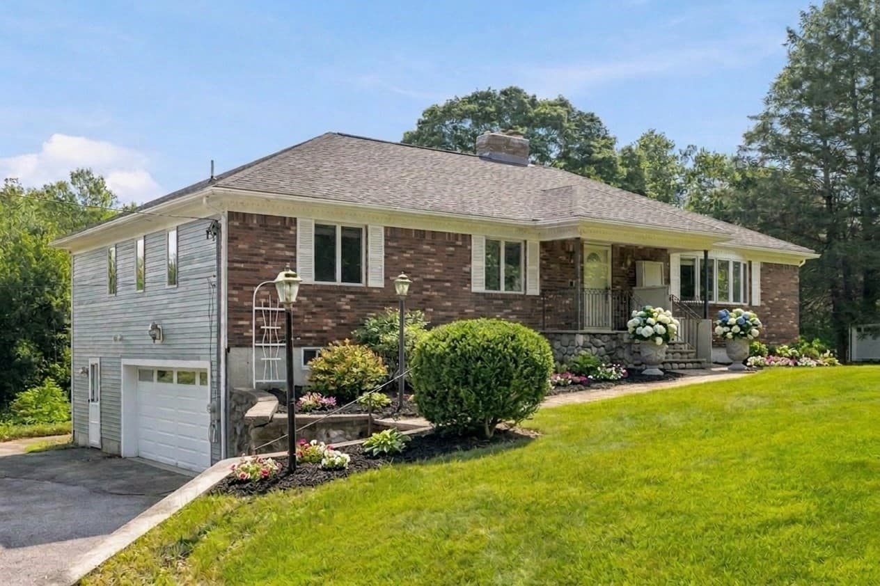 24 Uptack Rd, Groveland MA 01834