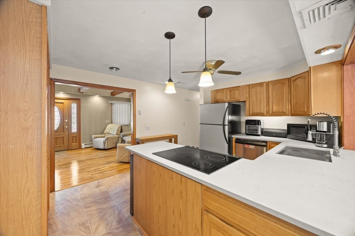 Single Family Residence at 58 Briarwood Dr, Taunton MA 02780, Taunton, photo 13 of 42