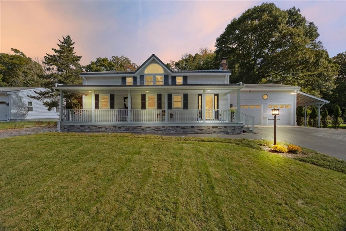 58 Briarwood Dr, Taunton MA 02780