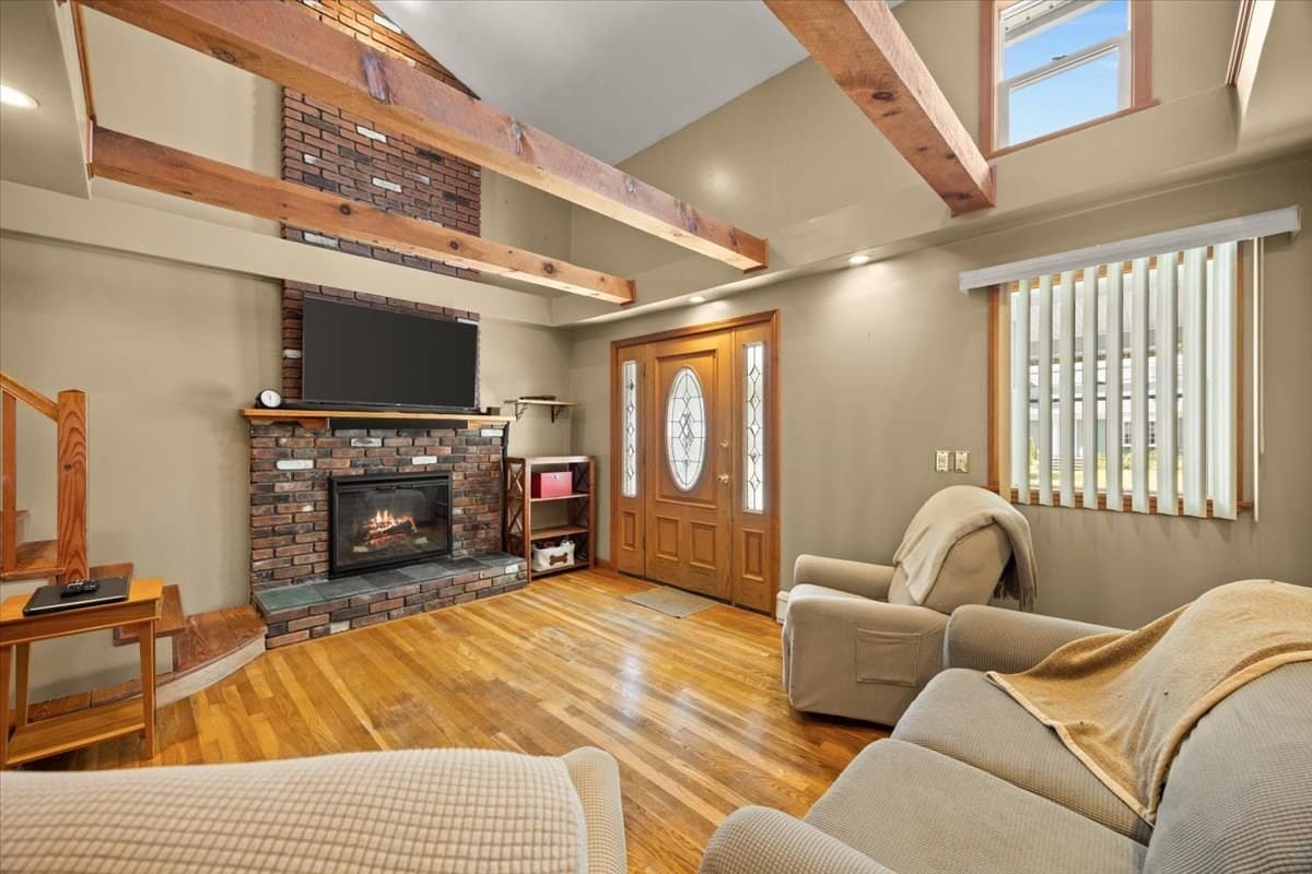 Single Family Residence at 58 Briarwood Dr, Taunton MA 02780, Taunton, photo 4 of 42