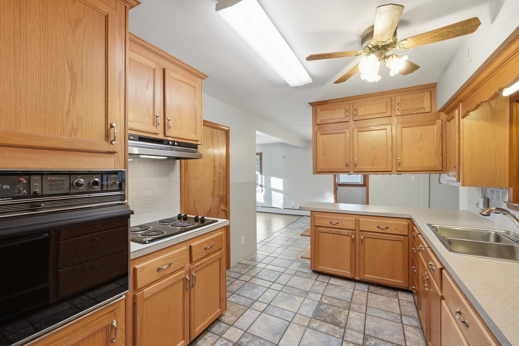 Single Family Residence at 38 Plummer Park, Northbridge MA 01588, photo 11 of 41