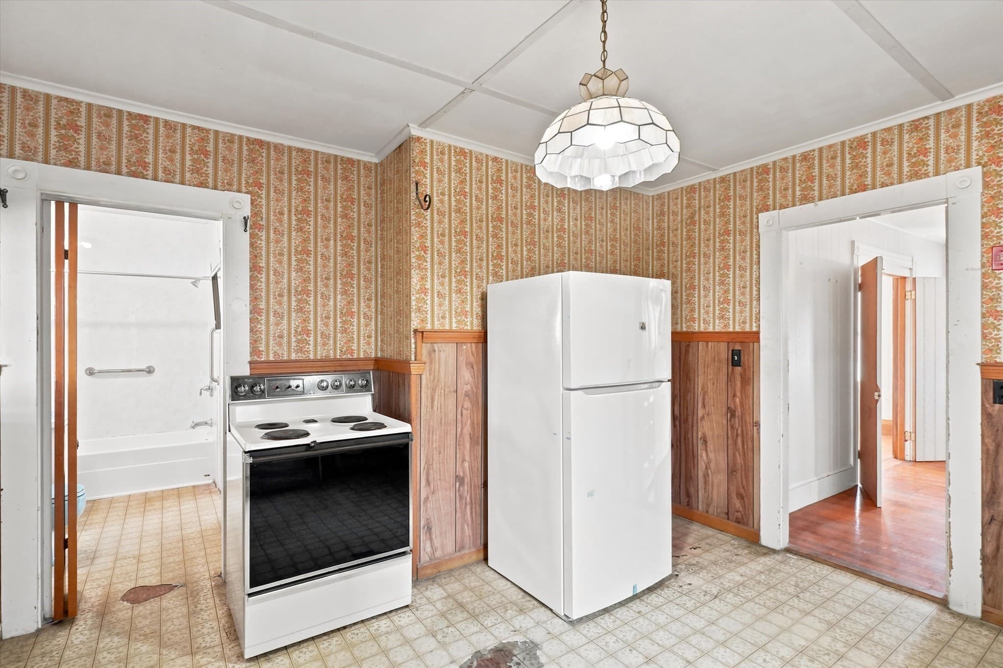 2 Family - 2 Units Up/Down at 17 Nursery Street, Salem MA 01970, Salem, photo 10 of 42