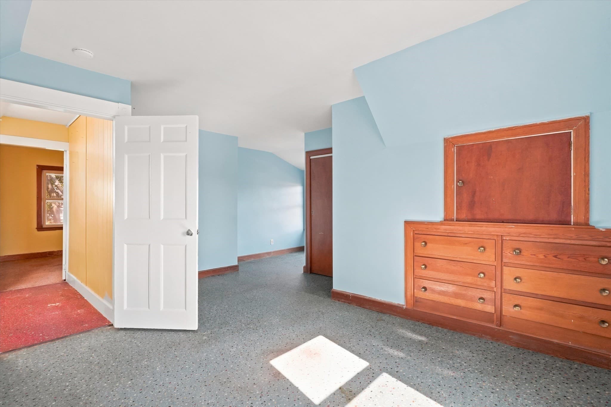2 Family - 2 Units Up/Down at 17 Nursery Street, Salem MA 01970, Salem, photo 25 of 42