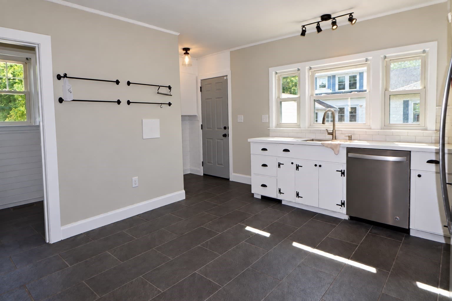 Single Family Residence at 899 S Franklin, Holbrook MA 02343, Holbrook, photo 12 of 21