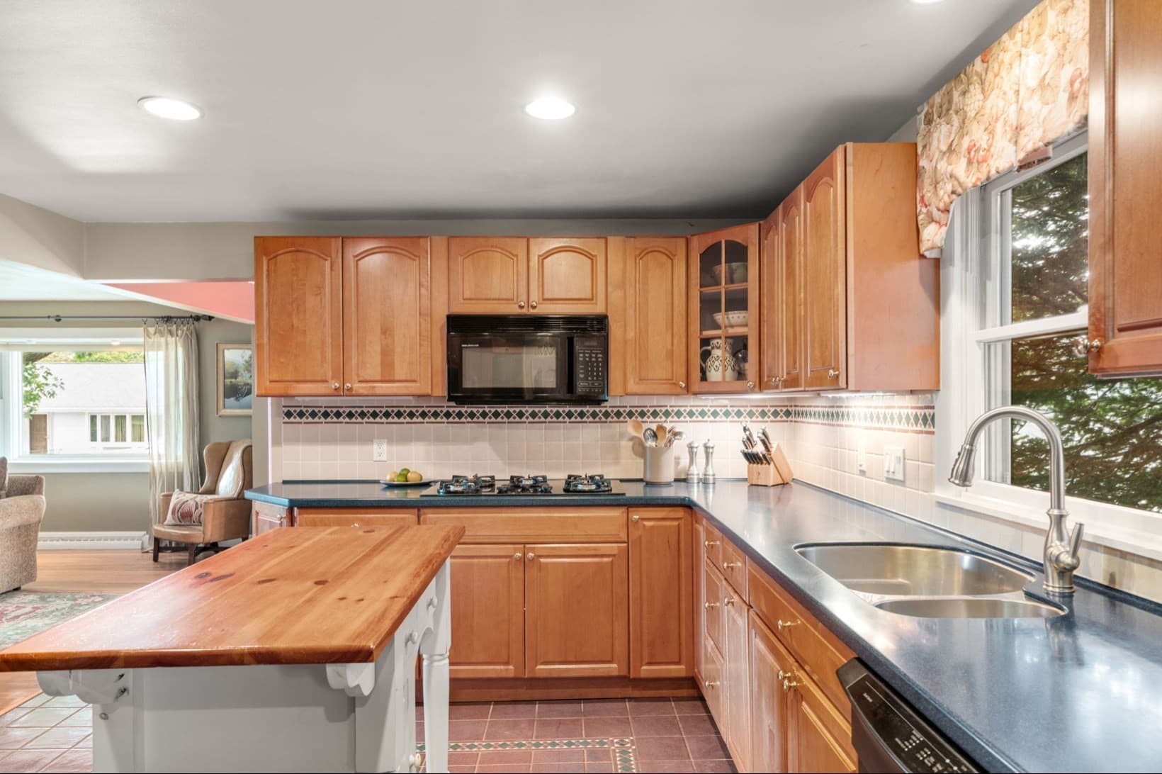 Single Family Residence at 120 Park Avenue, Medford MA 02155, Medford, photo 9 of 26