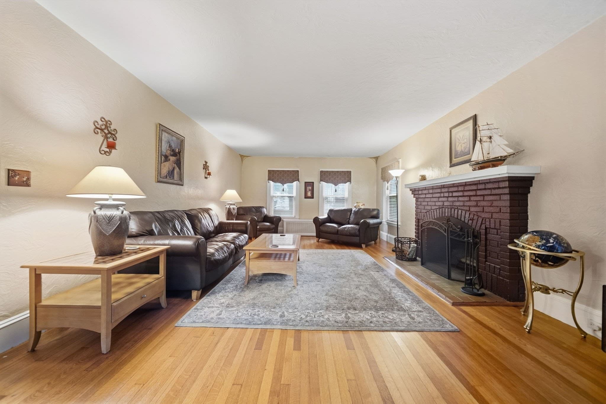 Single Family Residence at 162 Flagg St, Worcester MA 01609, photo 14 of 37