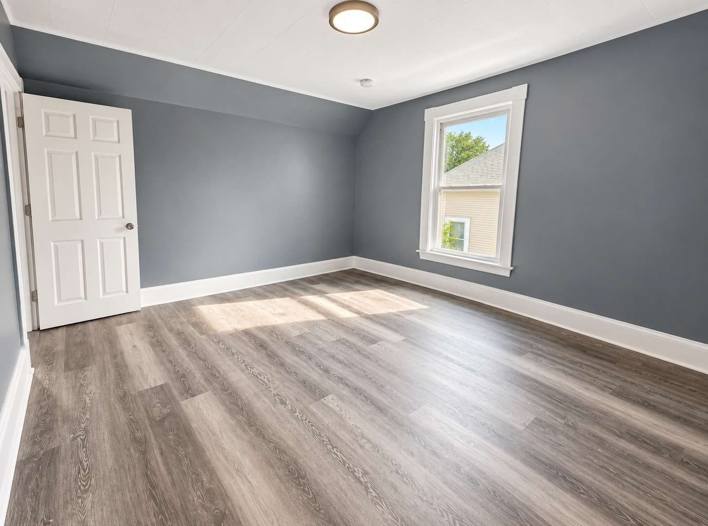 Single Family Residence at 986 Main St., Clinton MA 01510, photo 5 of 8