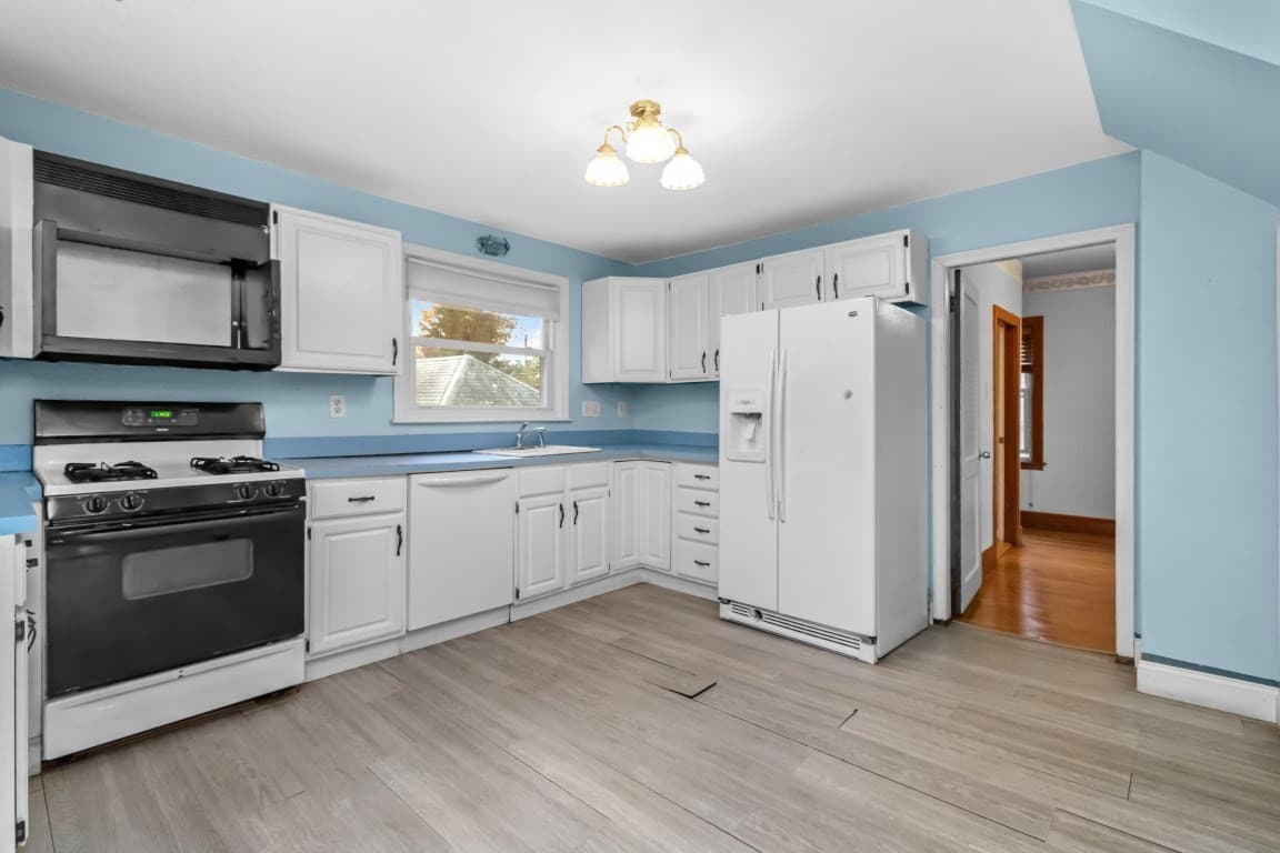 Single Family Residence at 5 Everett St, Boston MA 02122, Boston, photo 9 of 20