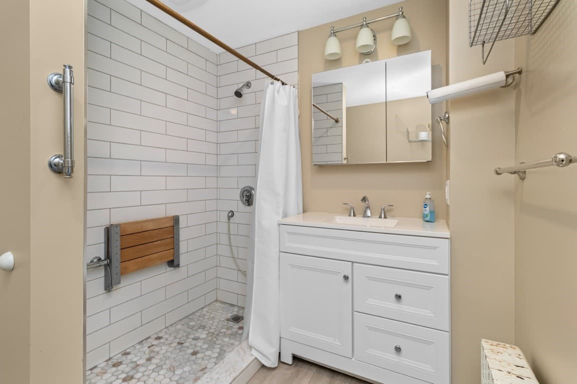 Single Family Residence at 5 Everett St, Boston MA 02122, Boston, photo 10 of 20