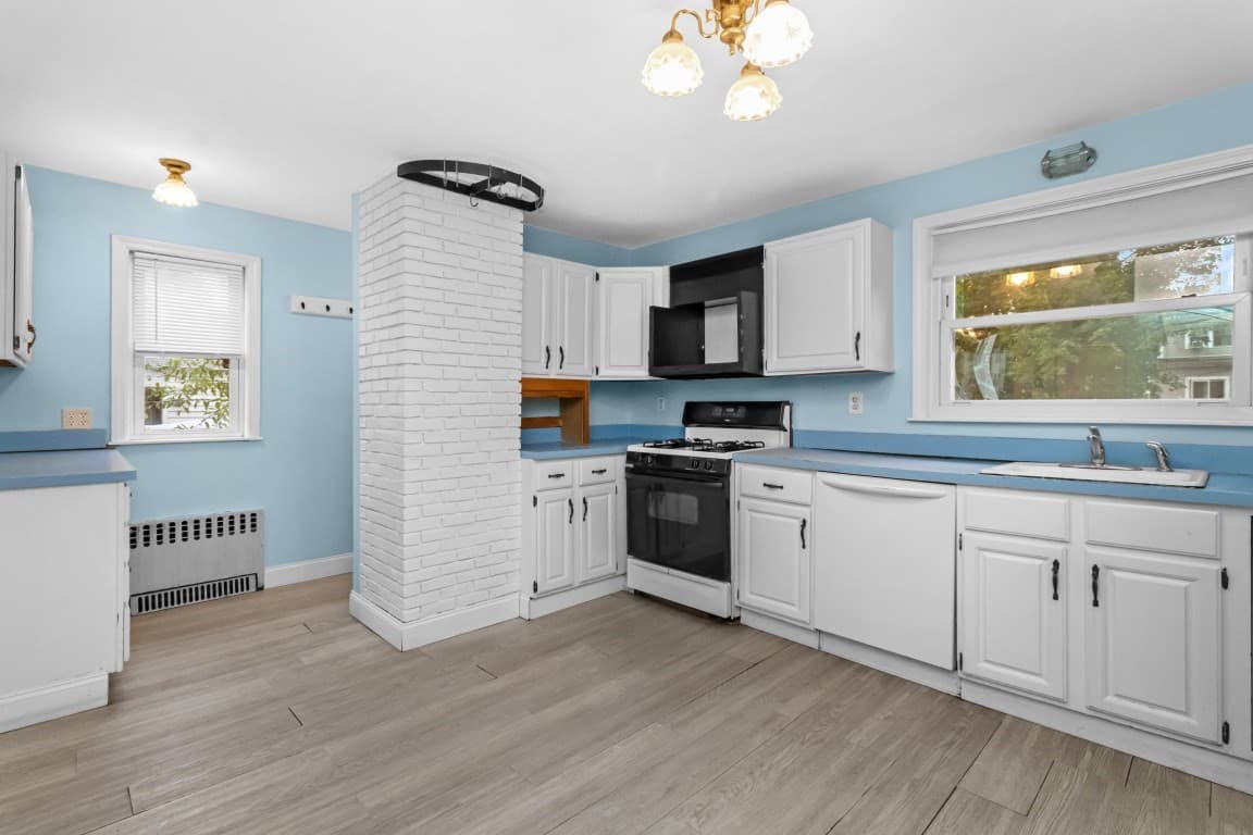 Single Family Residence at 5 Everett St, Boston MA 02122, Boston, photo 8 of 20